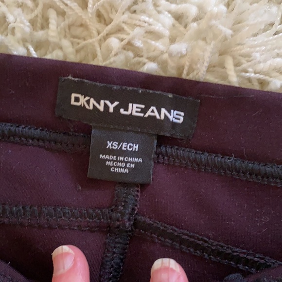DKNY Slim Stretch Pull On Dark Maroon Leggings Like Jeans NWOT - Picture 12 of 13